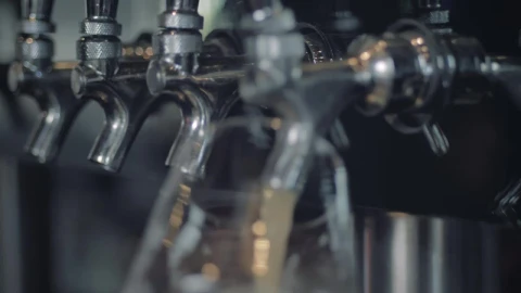 Video Stock Person Pouring Beer From A Machine Live Wallpaper Free - Free Live Wallpaper