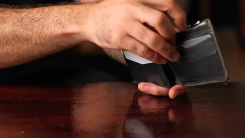 Video Stock Person Realizes That They No Longer Have Money In His Live Wallpaper Free - Free Live Wallpaper