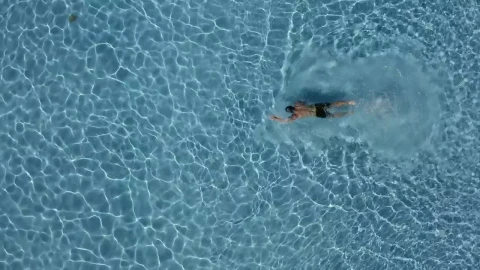 Video Stock Person Swimming In A Pool Live Wallpaper Free - Free Live Wallpaper