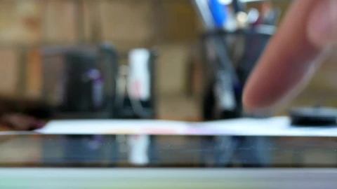 Video Stock Person Typing With The Finger On A Tablet Live Wallpaper Free - Free Live Wallpaper