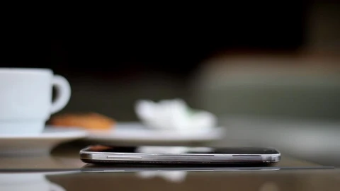 Video Stock Person Using A Mobile Phone Close Up Live Wallpaper Free - Free Live Wallpaper