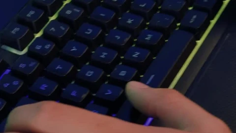 Video Stock Person Working In Front Of A Computer Live Wallpaper Free - Free Live Wallpaper