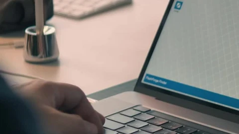 Video Stock Person Working On A D Model In His Workshop Live Wallpaper Free - Free Live Wallpaper