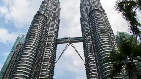 Video Stock Petronas Twin Towers From Below Live Wallpaper Free - Free Live Wallpaper
