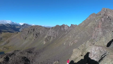 Video Stock Photographer At The Peak Of A Mountain Live Wallpaper Free - Free Live Wallpaper
