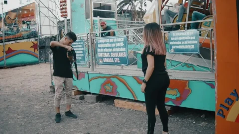 Video Stock Photographer Shooting At The Fair Live Wallpaper Free - Free Live Wallpaper