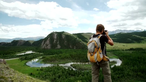 Video Stock Photographer Shooting From The Top Of A Mountain Live Wallpaper Free - Free Live Wallpaper