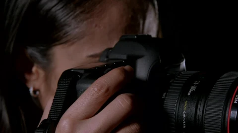 Video Stock Photographer Taking Pictures In A Studio Live Wallpaper Free - Free Live Wallpaper