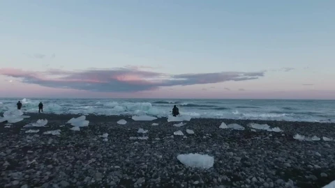 Video Stock Photographers At A Frozen Beach Live Wallpaper Free - Free Live Wallpaper