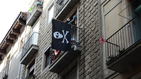 Video Stock Pirate Flag Hanging From A Balcony Live Wallpaper Free - Free Live Wallpaper