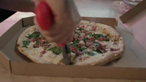 Video Stock Pizza Chef Cutting A Pizza Live Wallpaper Free - Free Live Wallpaper