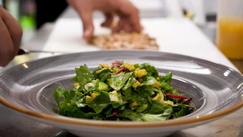 Video Stock Placing Grilled Chicken On Salad Live Wallpaper Free - Free Live Wallpaper