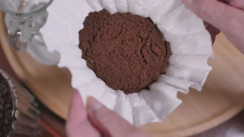 Video Stock Placing The Ground Coffee In A Coffee Maker Live Wallpaper Free - Free Live Wallpaper