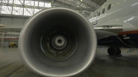 Video Stock Plane Engine Being Repaired Live Wallpaper Free - Free Live Wallpaper