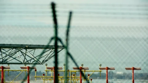 Video Stock Plane Landing On The Track In The Airport Live Wallpaper Free - Free Live Wallpaper