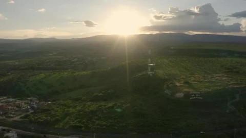 Video Stock Plateau In The Middle Of A Large Meadow Aerial Shot Live Wallpaper Free - Free Live Wallpaper