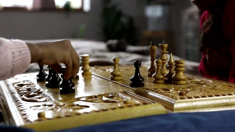 Video Stock Playing A Game Of Chess Using An Old Board Live Wallpaper Free - Free Live Wallpaper