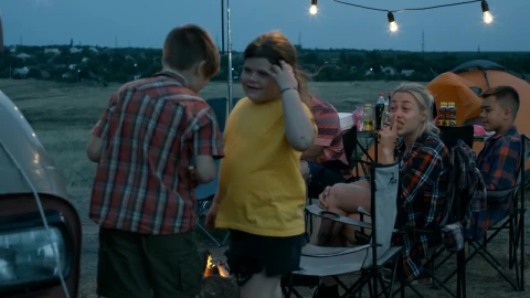 Video Stock Playing Charades At The Campsite Live Wallpaper Free - Free Live Wallpaper