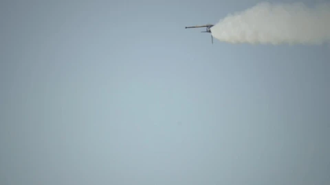 Video Stock Playing Performing A Stunt In The Sky Live Wallpaper Free - Free Live Wallpaper