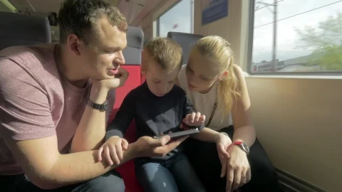Video Stock Playing Phone Games During A Trip Live Wallpaper Free - Free Live Wallpaper
