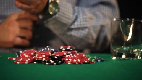Video Stock Poker Player Betting Everything Live Wallpaper Free - Free Live Wallpaper