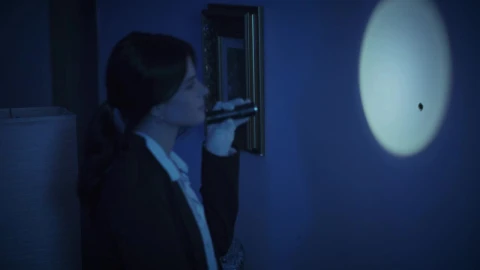 Video Stock Police Analyzing A Shot In The Wall At A Crime Live Wallpaper Free - Free Live Wallpaper
