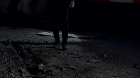 Video Stock Policeman Searching A Crime Scene Live Wallpaper Free - Free Live Wallpaper
