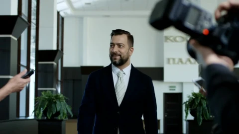 Video Stock Politician Working And Giving An Interview Live Wallpaper Free - Free Live Wallpaper