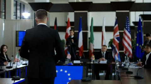 Video Stock Politicians At A Conference Listening To Speech Live Wallpaper Free - Free Live Wallpaper