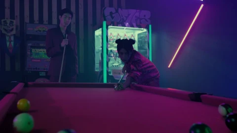 Video Stock Pool Game Between Two Elegant People Live Wallpaper Free - Free Live Wallpaper
