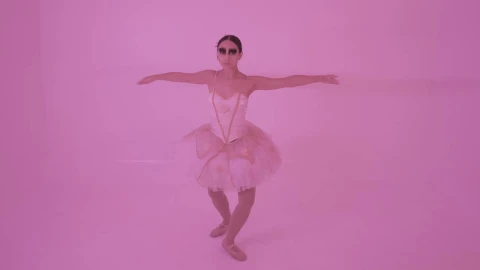 Video Stock Portrait Of A Ballerina Spinning With Pink Background Live Wallpaper Free - Free Live Wallpaper