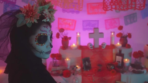 Video Stock Portrait Of A Catrina Looking At The Camera Live Wallpaper Free - Free Live Wallpaper