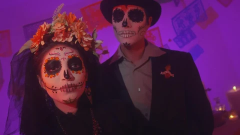 Video Stock Portrait Of A Couple Dressed As Catrin And Catrina Live Wallpaper Free - Free Live Wallpaper