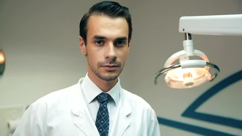 Video Stock Portrait Of A Dentist In His Dental Office Live Wallpaper Free - Free Live Wallpaper