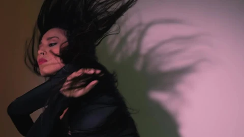 Video Stock Portrait Of A Girl Dancing Cheerfully Live Wallpaper Free - Free Live Wallpaper
