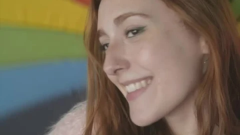 Video Stock Portrait Of A Girl Smiling With A Colorful Umbrella Live Wallpaper Free - Free Live Wallpaper