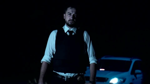 Video Stock Portrait Of A Police Officer With A Vest And With Live Wallpaper Free - Free Live Wallpaper