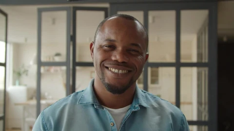 Video Stock Portrait Of A Smiling Man Live Wallpaper Free - Free Live Wallpaper