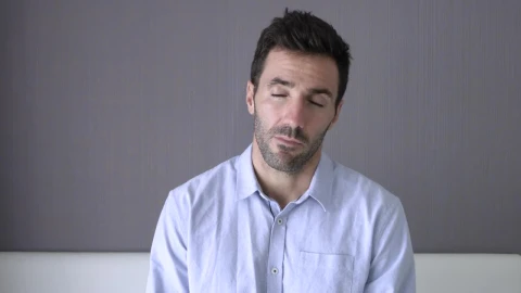 Video Stock Portrait Of A Very Sleepy Man Live Wallpaper Free - Free Live Wallpaper