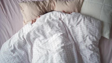 Video Stock Portrait Of A Woman Waking Up In Her Bed Live Wallpaper Free - Free Live Wallpaper