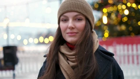 Video Stock Portrait Of A Woman Wearing A Beanie At Christmas Live Wallpaper Free - Free Live Wallpaper