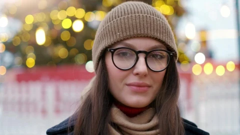 Video Stock Portrait Of A Woman With Glasses At Winter Live Wallpaper Free - Free Live Wallpaper