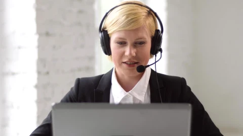 Video Stock Portrait Of Call Center Operator Live Wallpaper Free - Free Live Wallpaper
