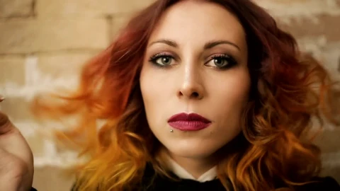 Video Stock Portrait Of Serious Redhead Woman Live Wallpaper Free - Free Live Wallpaper