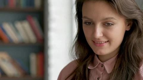Video Stock Portrait To A Young Student In A Library Live Wallpaper Free - Free Live Wallpaper