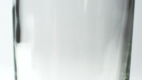 Video Stock Pouring A Beer Into A Glass Live Wallpaper Free - Free Live Wallpaper