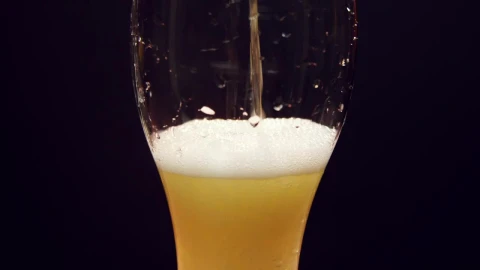Video Stock Pouring A Cold Beer Slowly Into A Glass Live Wallpaper Free - Free Live Wallpaper