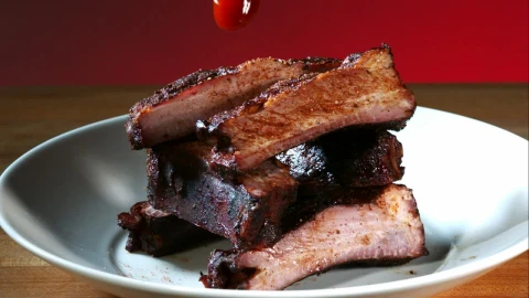 Video Stock Pouring Barbecue Sauce To Ribs On The Plate Live Wallpaper Free - Free Live Wallpaper