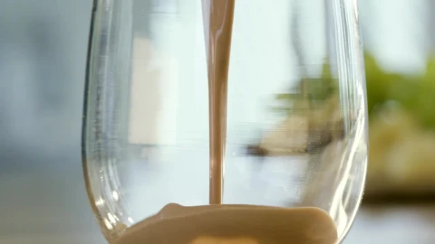 Video Stock Pouring Chocolate Milk Into A Glass Live Wallpaper Free - Free Live Wallpaper