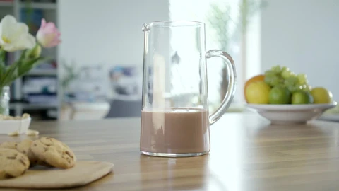 Video Stock Pouring Chocolate Milk On The Jar Live Wallpaper Free - Free Live Wallpaper